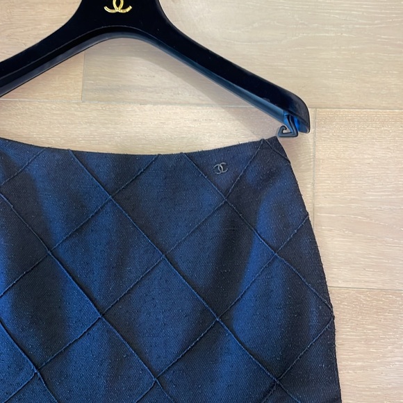 CHANEL Matelasse motif Coco mark skirt - Picture 8 of 8